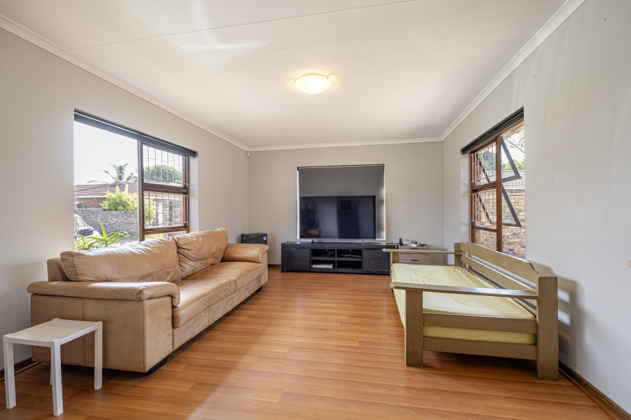 4 Bedroom Property for Sale in Summerstrand Eastern Cape